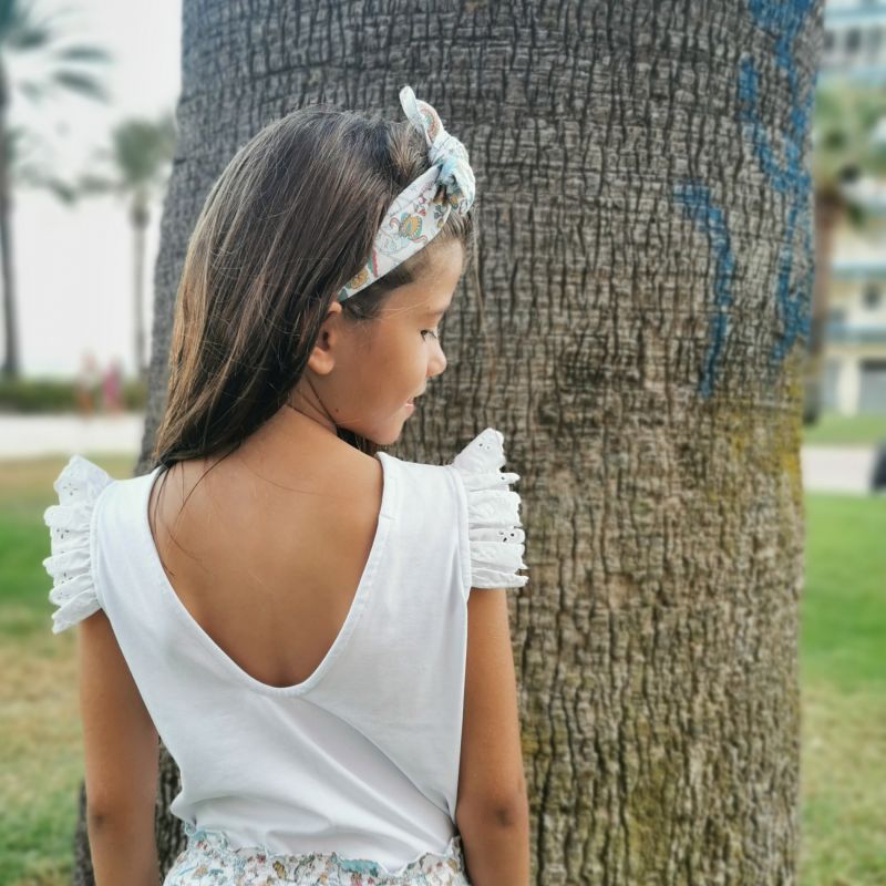 CAMISETA ESCOTE BLANCA